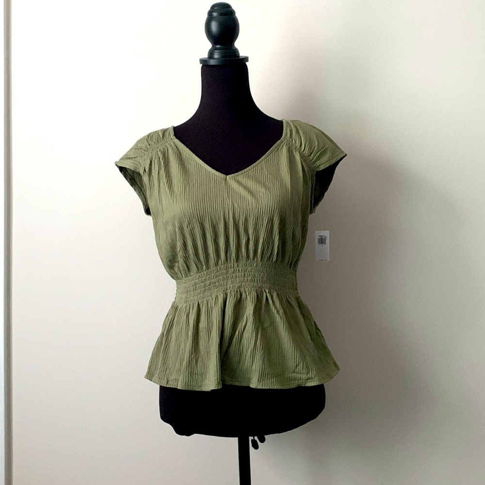 Old Navy | V-neck Top | Short Sleeves